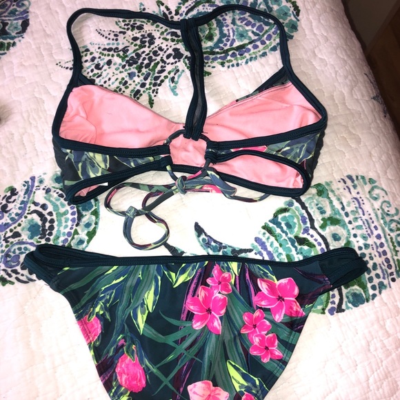 Xhileration TOP ONLY bikini top - Picture 2 of 2